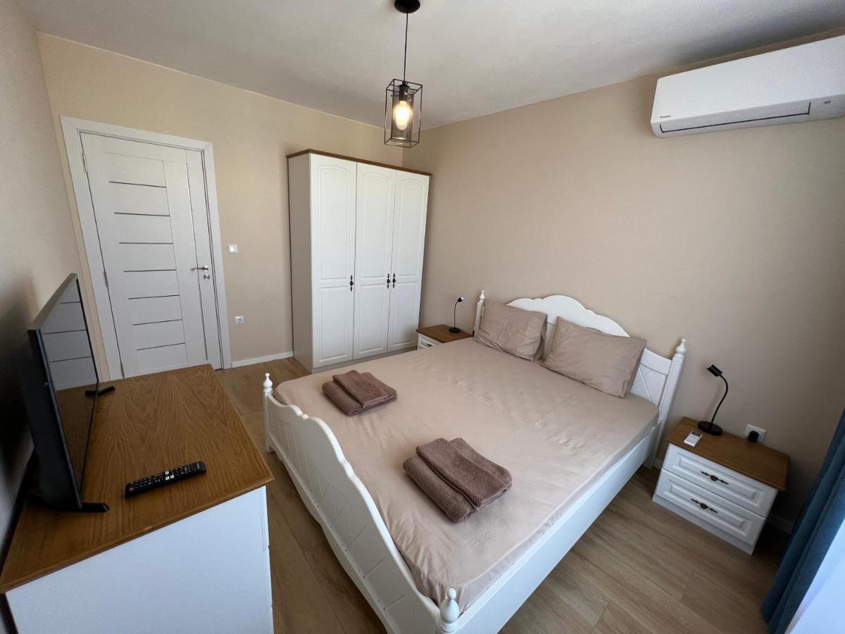 Emerald Suite With Private Parking Варна Экстерьер фото
