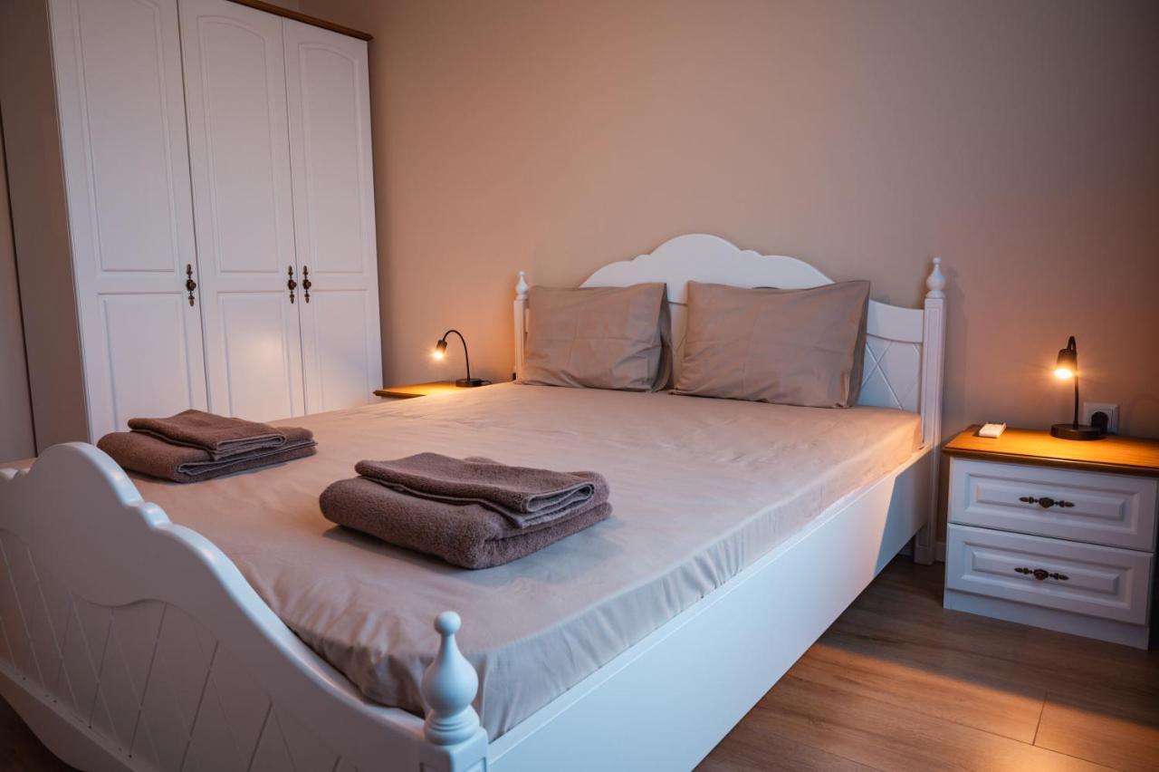 Emerald Suite With Private Parking Варна Экстерьер фото
