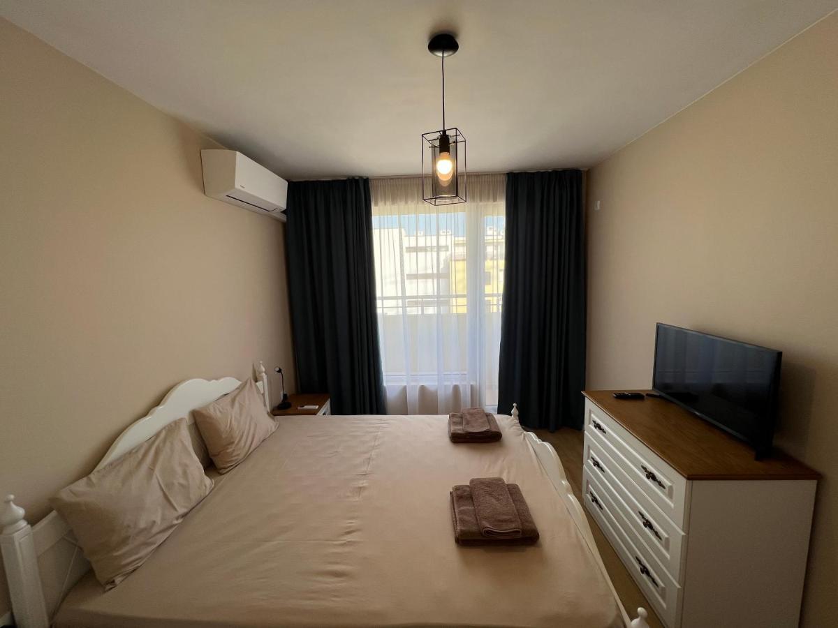 Emerald Suite With Private Parking Варна Экстерьер фото